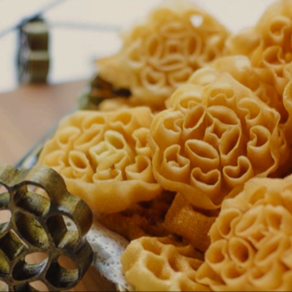 Kuih Goyang